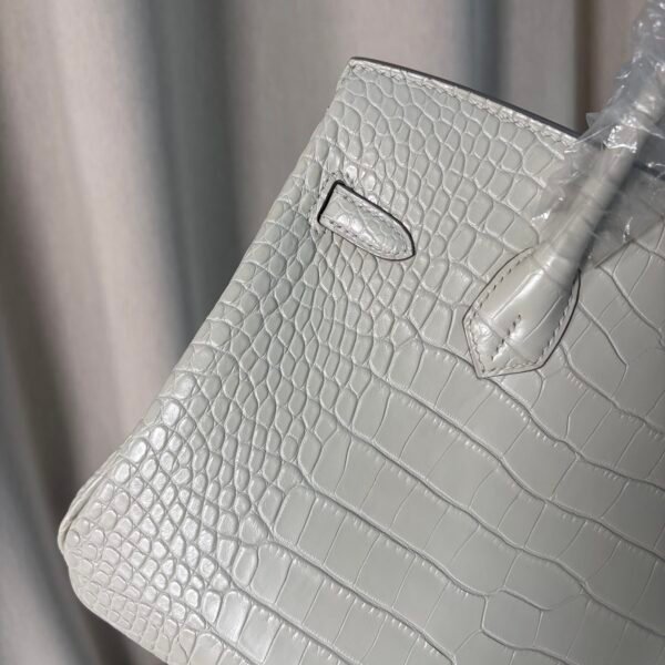 Birkin 25 Glacier White Matte Alligator Palladium Hardware Birkin 25 Glacier White Matte Alligator Palladium Hardware Retourne Bag