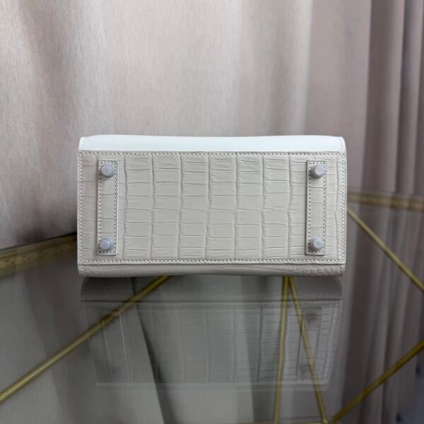 Birkin-Faubourg-20-Day-White-Matte-Mississippiensis-Alligator-Silver-Hardware Birkin Faubourg 20 Day White Matte Alligator Epsom bag front view