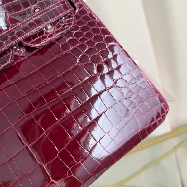 Birkin-30-Bordeaux-Shiny-Niloticus-Crocodile-Gold-Hardware Birkin 30 Bordeaux Shiny Niloticus Crocodile Gold Hardware bag
