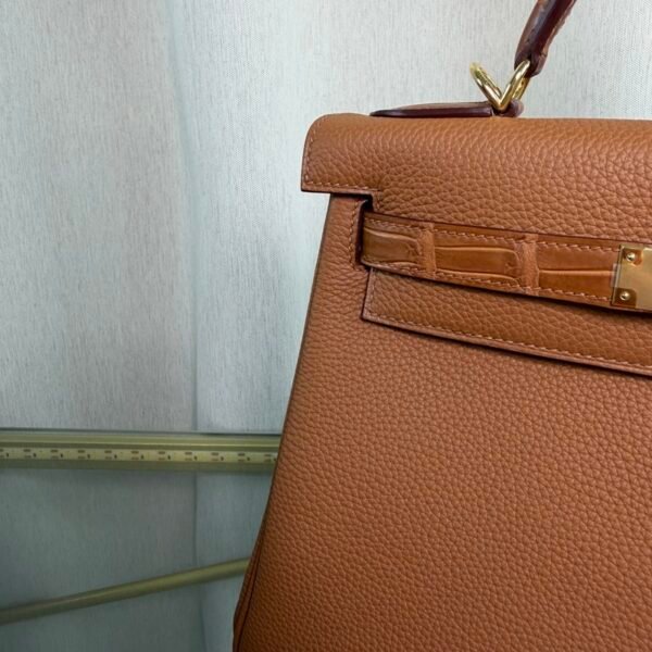 Kelly Retourne 28 Style Gold Togo and Matte Alligator Touch Gold Hardware