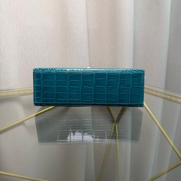 Kelly Pochette Style Vert Jade Shiny Niloticus Crocodile Palladium Hardware Kelly Pochette Style Vert Jade Shiny Niloticus Crocodile Palladium Hardware