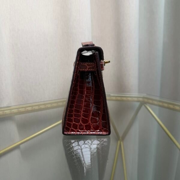 Kelly Pochette Style Miel Shiny Alligator Gold Hardware Kelly Pochette Style Miel Shiny Alligator Gold Hardware