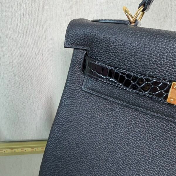 Kelly Retourne 28 Style Black Togo and Shiny Black Alligator Touch Gold Hardware