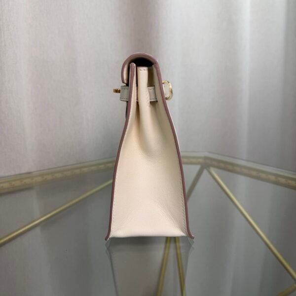 Kelly Danse Style Craie Swift Gold Hardware