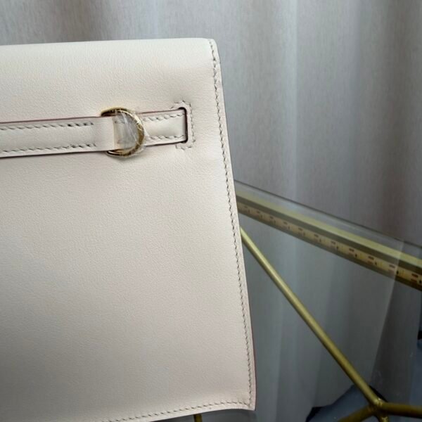 Kelly Danse Style Craie Swift Gold Hardware